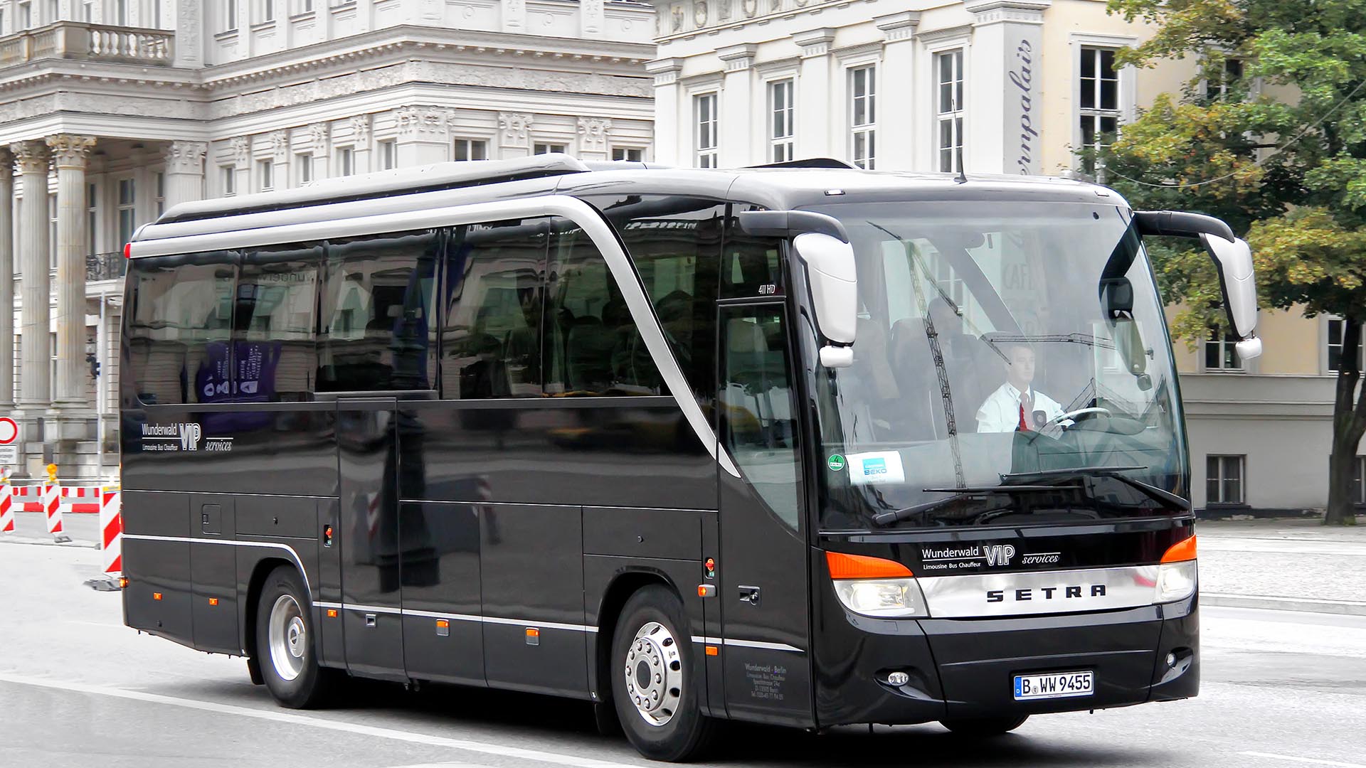 Airport Pick-up Party Bus Service (black)